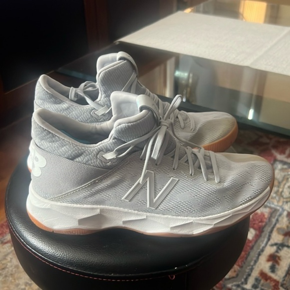 New Balance Freeze V2 Mens Size 8 Lacrosse Shoes White Gum FREEZBW2 EUC!